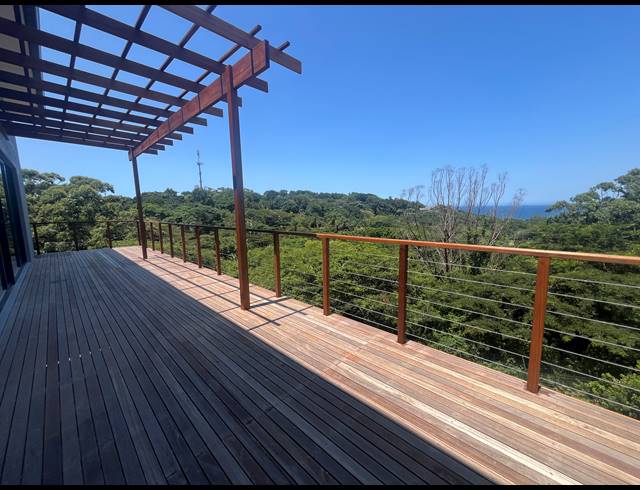 3 BEDROOM TOWNHOUSE FOR SALE IN SALT ROCK